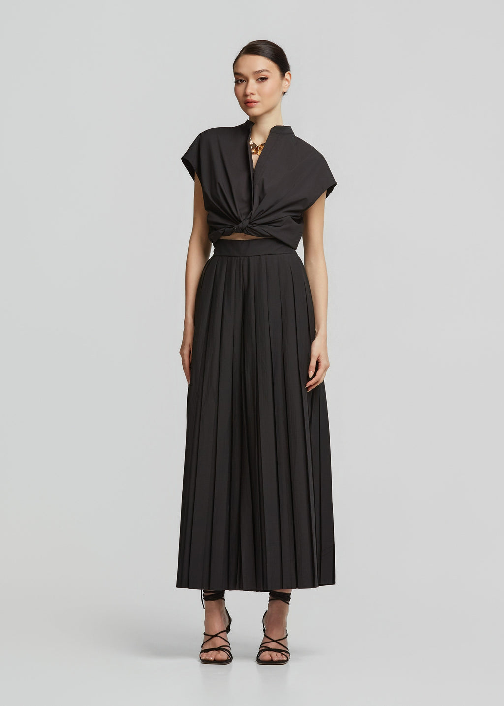 Αμάνικο δετό πουκάμισο