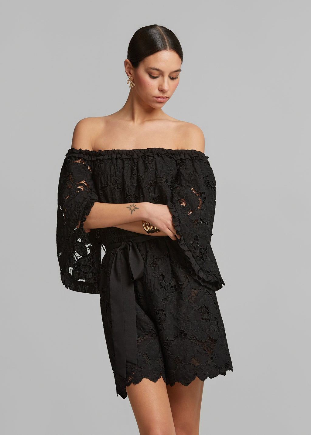 Ολόσωμη φόρμα από δαντέλα